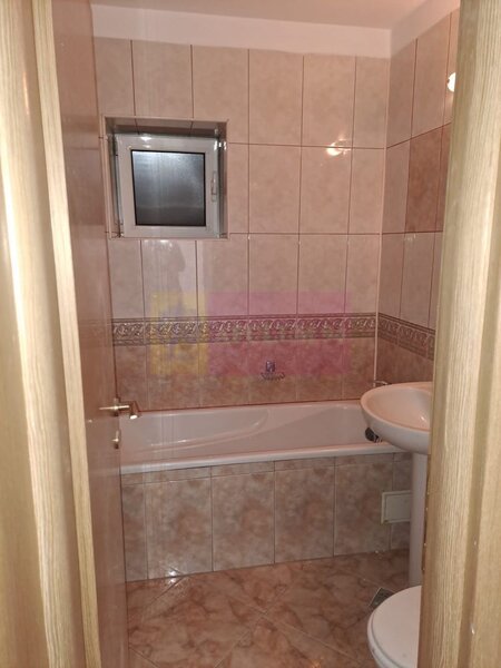 Vanzare apartament 4 camere – Zona Unirii Splai vav Magazinul Unirii